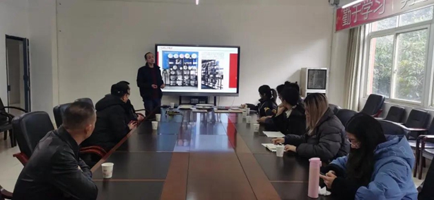 1642385965107675.jpg 美術(shù)促發(fā)展 “六美”育新人2.jpg