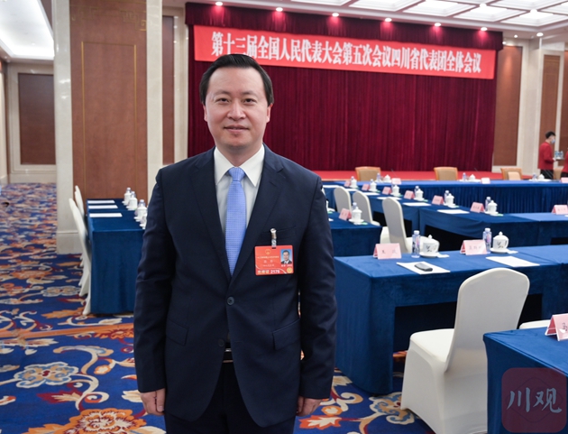 全國人大代表、廣安市委書記張彤  歐陽杰攝_副本.jpg